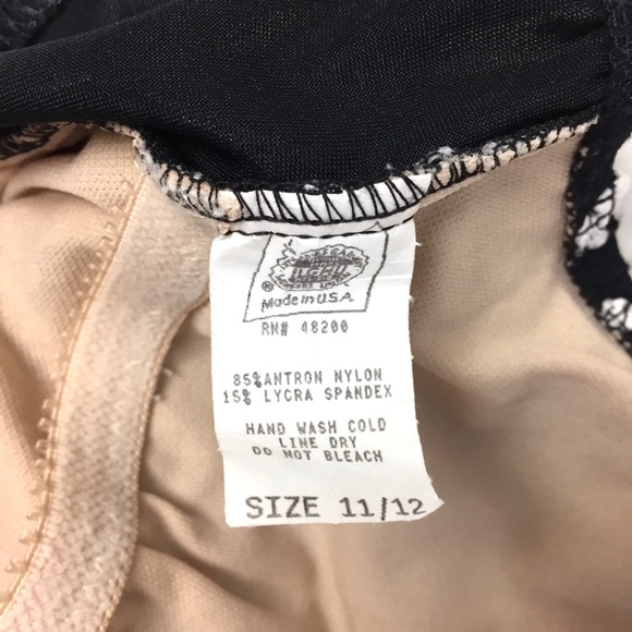 Vintage 90s high cut black & white one piece - Picture 9 of 9